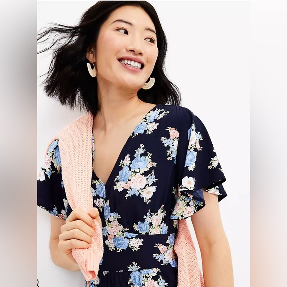 Floral Flutter V-Neck Pocket Dress size 6 - Picture 2 of 4